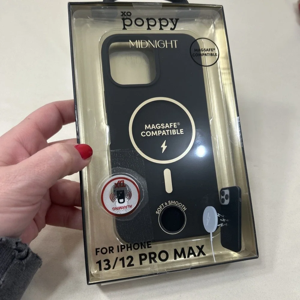 XO Poppy Midnight Black iPhone 13/12 Pro Max MagSafe Compatible NIB